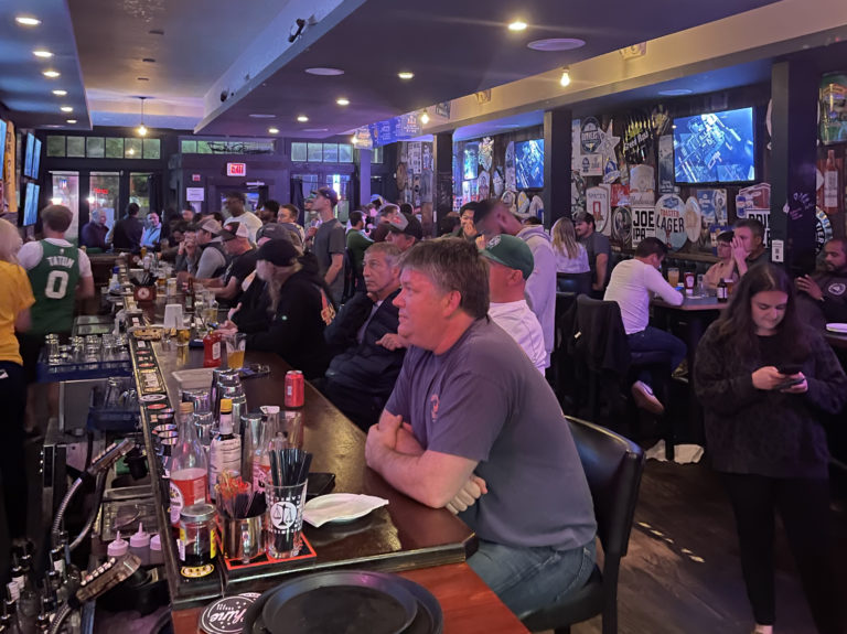 Where To Find The Best Sports Bars In Boston · The Food Lens